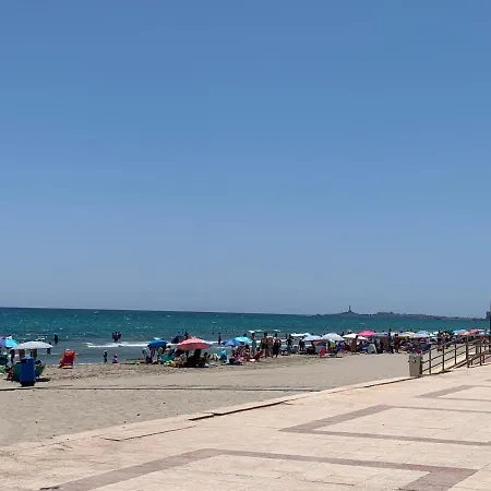 Vistas Al Mar Apartment *